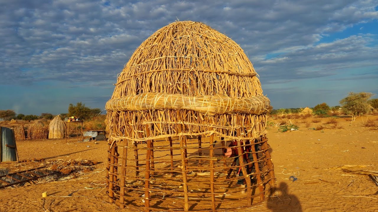 How  houses are build in African  village  Deserts