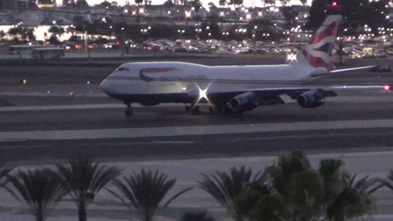 British Airways 744 Landing on Runway 9 in San Diego