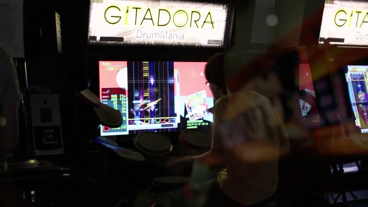A walk around Singapore's Virtualland arcade