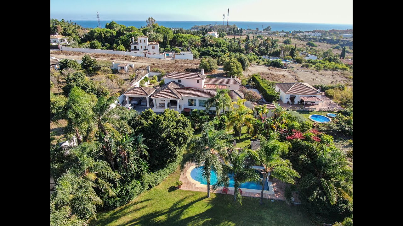 Spectacular  finca located in Estepona, Andalucia, in the area of the reinoso.