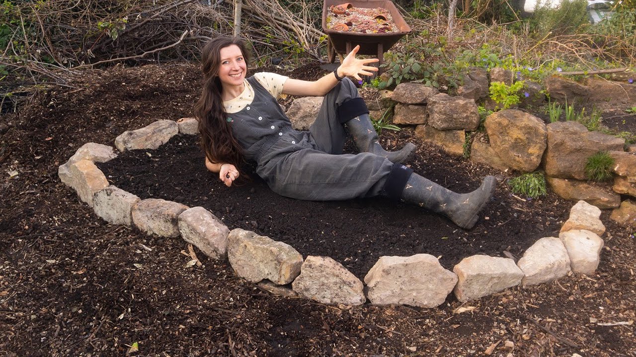 Creating a New Flower Bed on the Mound / Homegrown Garden