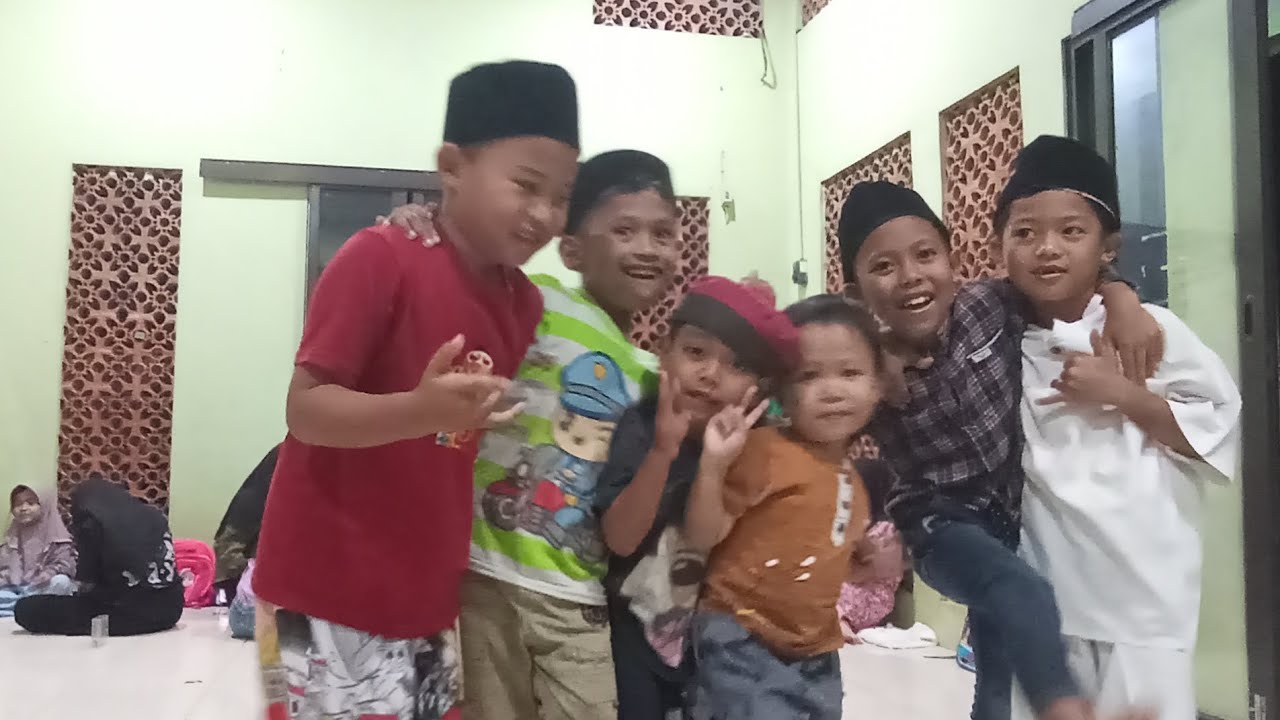Tarian sholawat (Kun anta) Tk, pengajian, paud#sholawat #tarian 