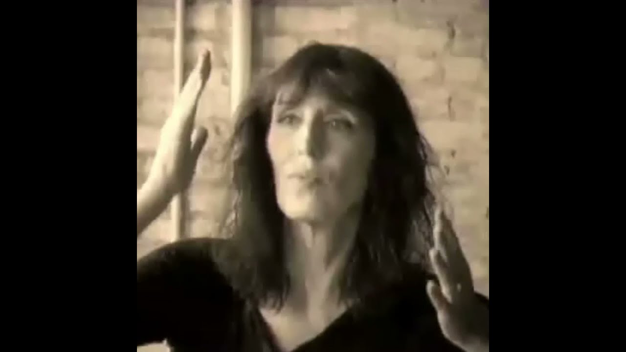 Who is Gabrielle Roth & The Mirrors?