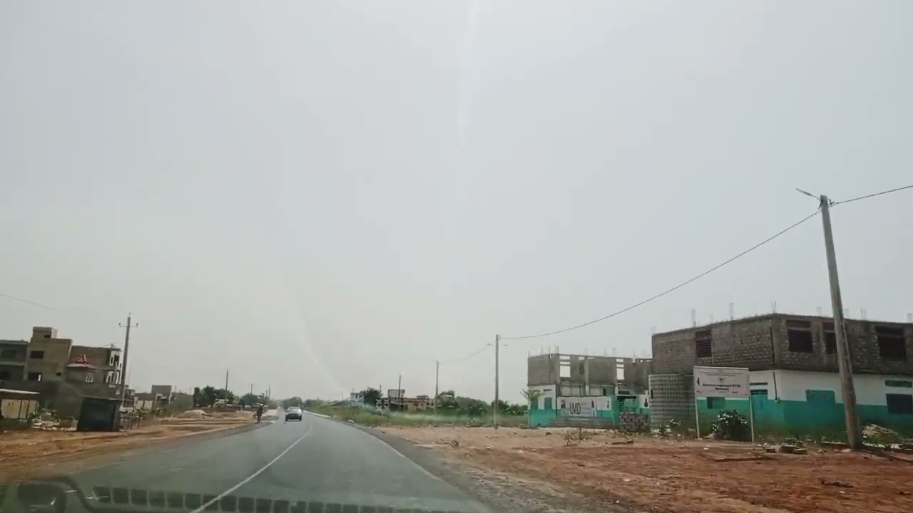 Driving un dimanche à Diourbel du côté de l'autoroute à péage Ila Touba