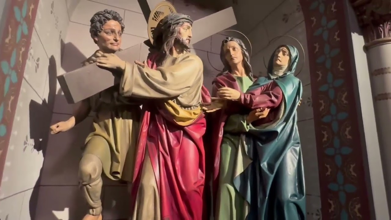 This Church has over 5,000 relics!!! 😱
