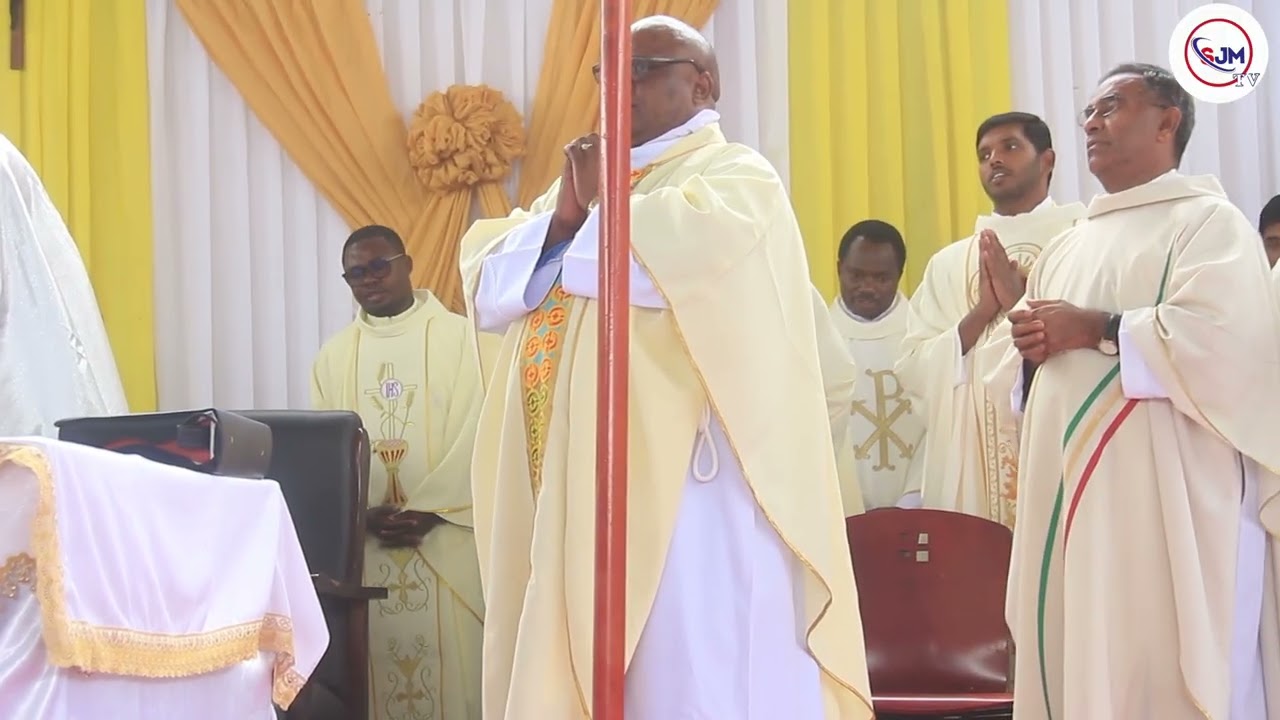 UNYENYEKEVU WA MAPADRE WAKATI WA SALA YA EKARISTI.