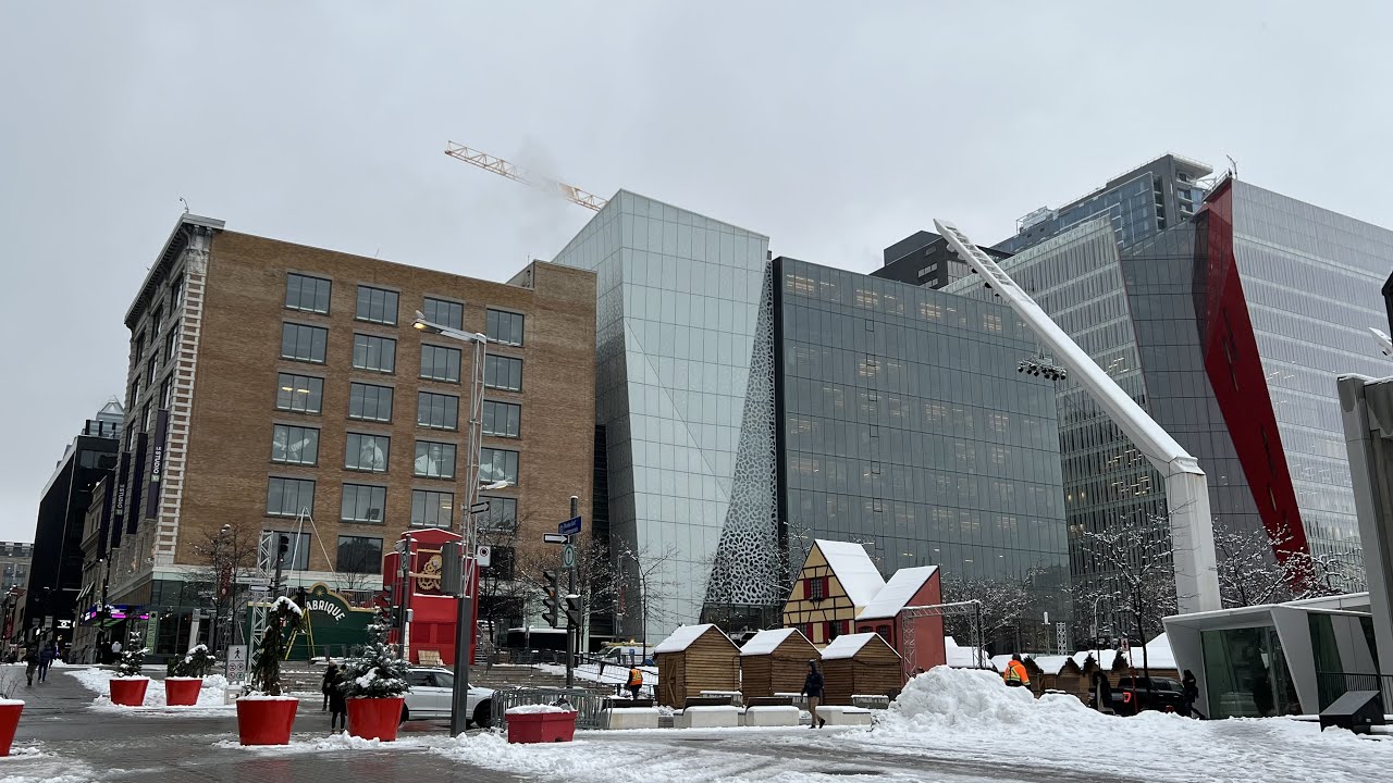 Downtown Montreal first snow walk Nov 2022/Canada