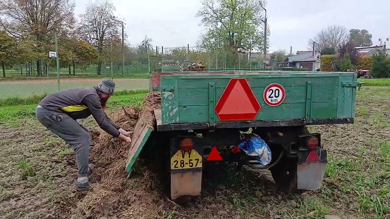 zetor 25n sklopeni vlečky hnoje ručně