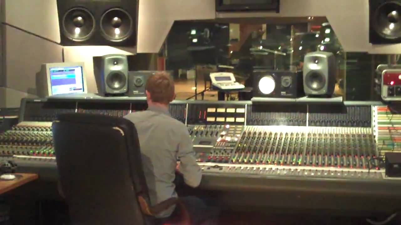 Vertigo Smyth recording in Windmill Lane Studios, Dublin