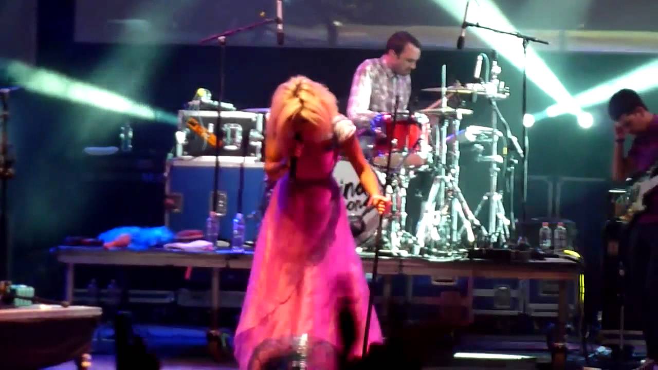 Marina & The Diamonds 6/12 - Living Dead - Sziget Festival 2011 720p HD Full Concert