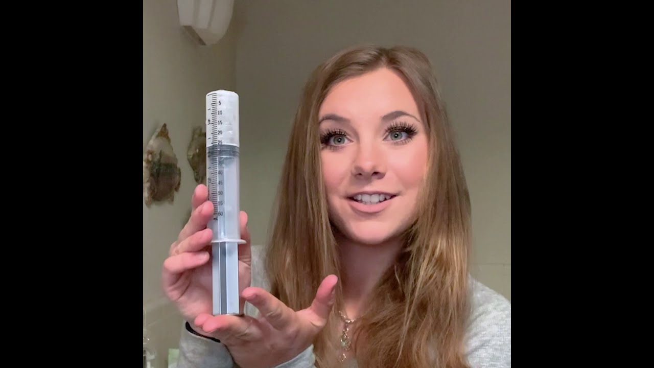 How to Use Syringes to Give Medicine Pills to a Horse