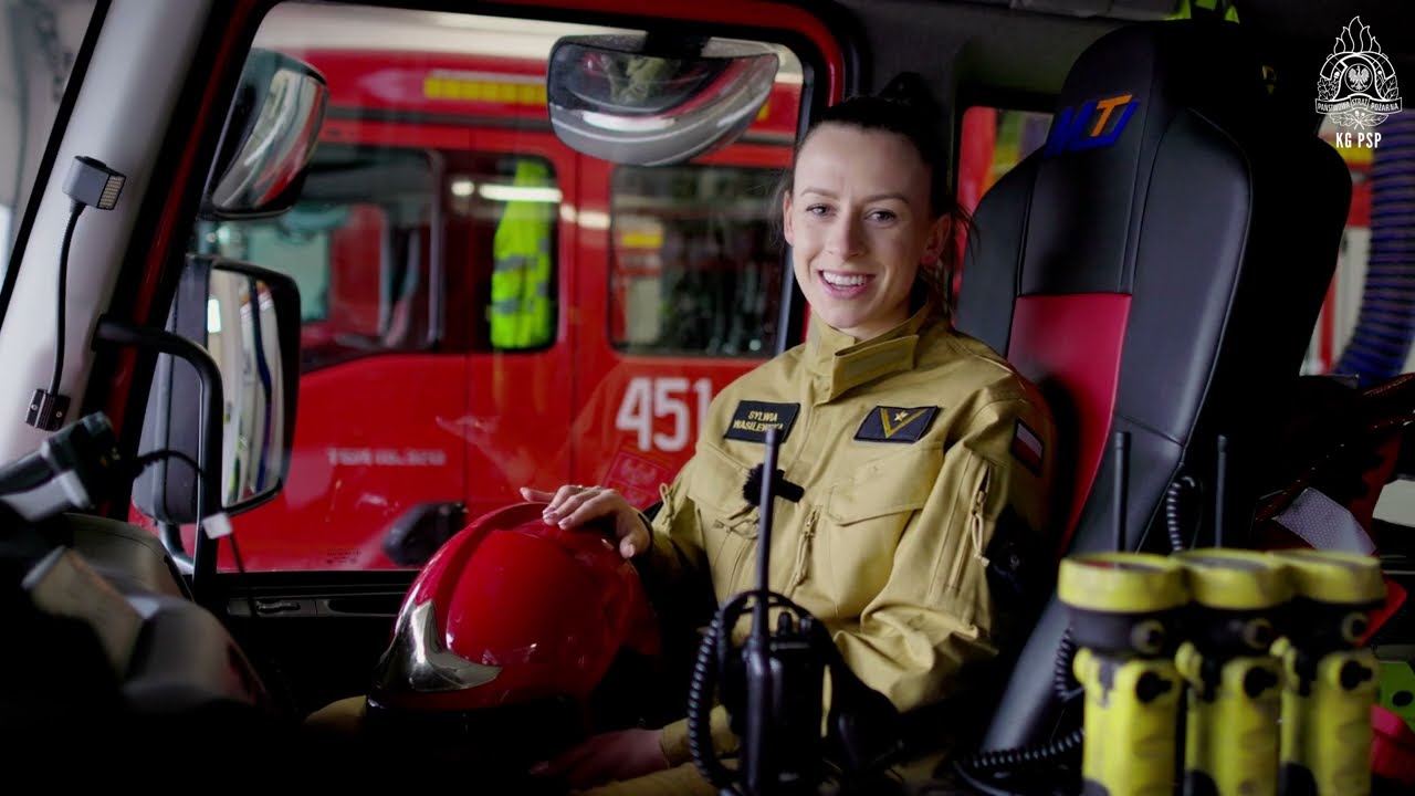 👩‍🚒🔥 Kobiety w Państwowej Straży Pożarnej – siła, profesjonalizm i odwaga!
