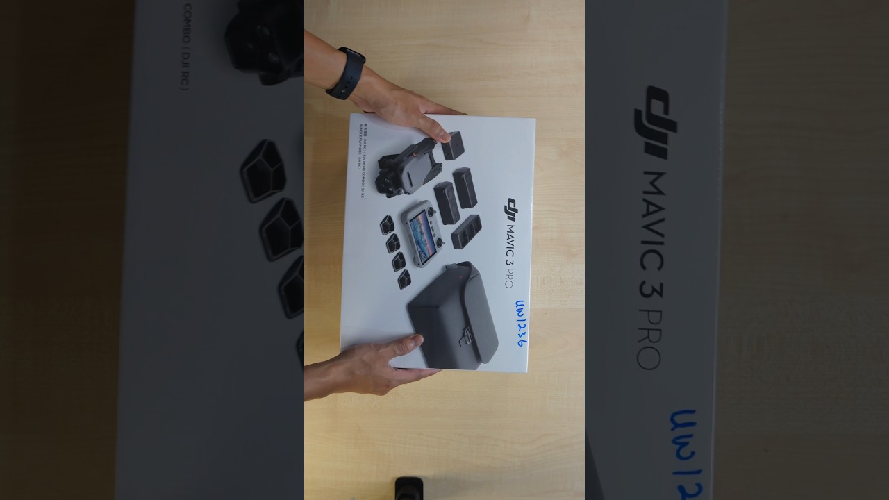 Quick unboxing DJI Mavic 3 Pro Fly More Combo (DJI RC) 