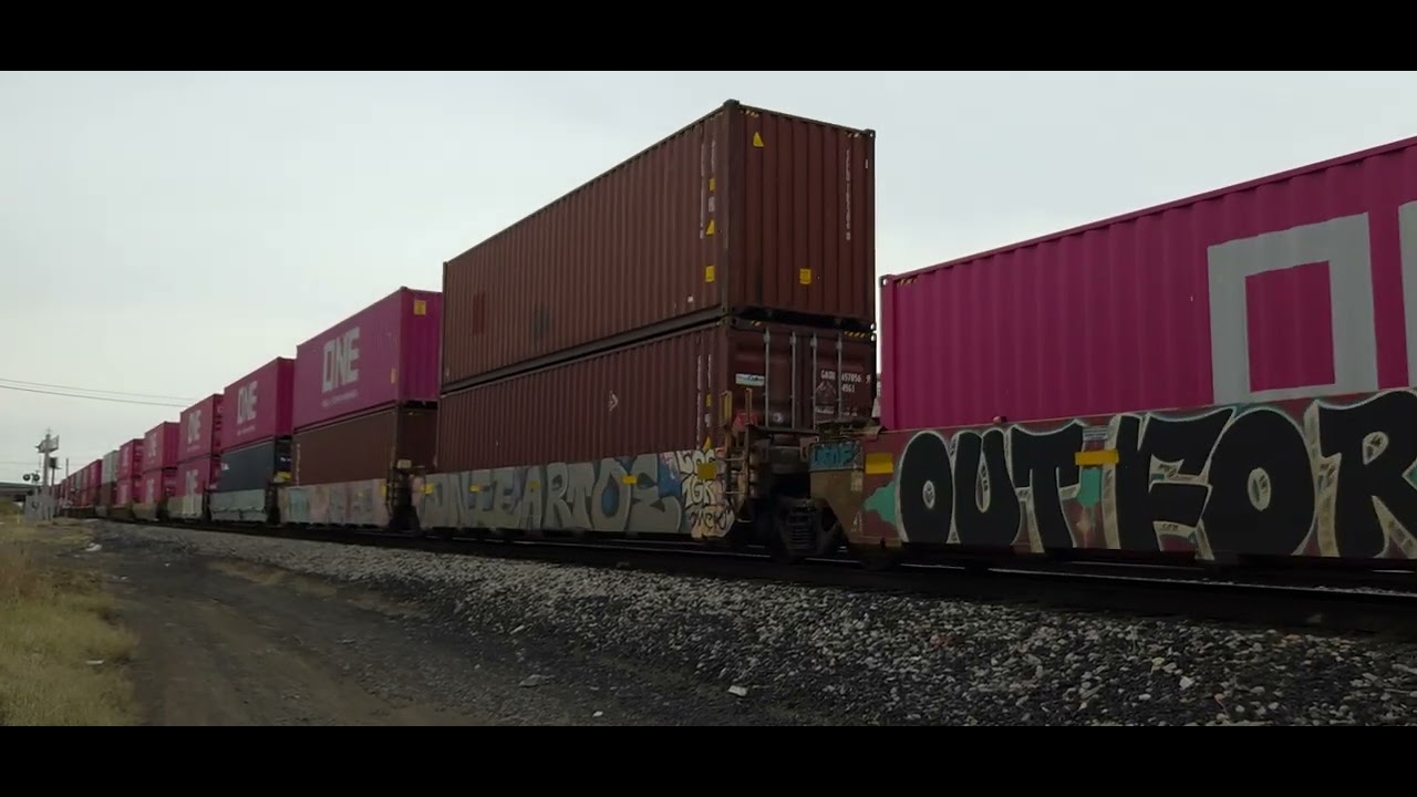 UP#8532 leads a westbound Z train in central El Paso TX 02/07/26