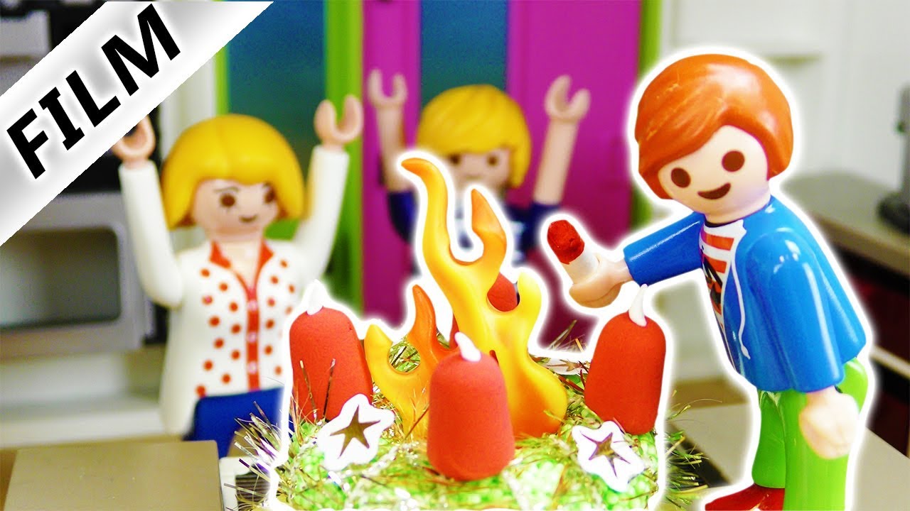 Playmobil Film deutsch | ADVENTSKRANZ BRENNT - Julian fackelt alles ab | Kinderserie Familie Vogel