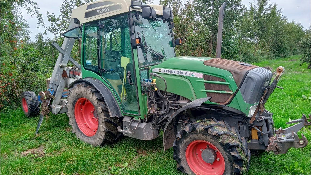 Podcinanie Korzenie w Sadzie Gruszkowym 2023r Nl.