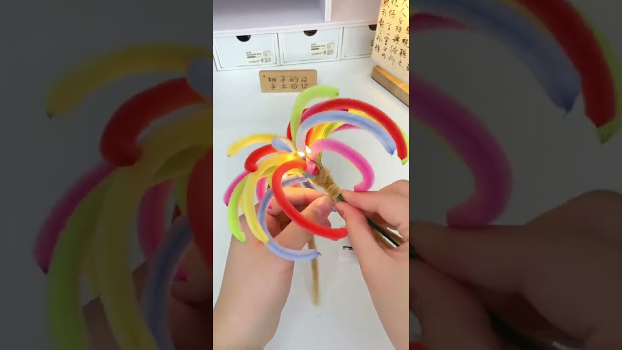 Here comes the tutorial on the twisty stick firework and rocking horse figurine Hurry