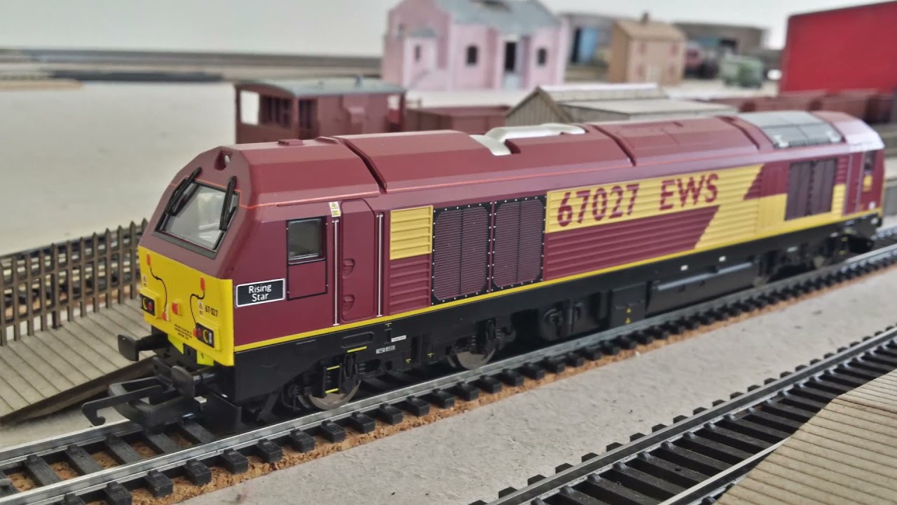 Hornby R2522 EWS Class 67 Loco 'Rising Star' No. 67027 DCC Ready H332267