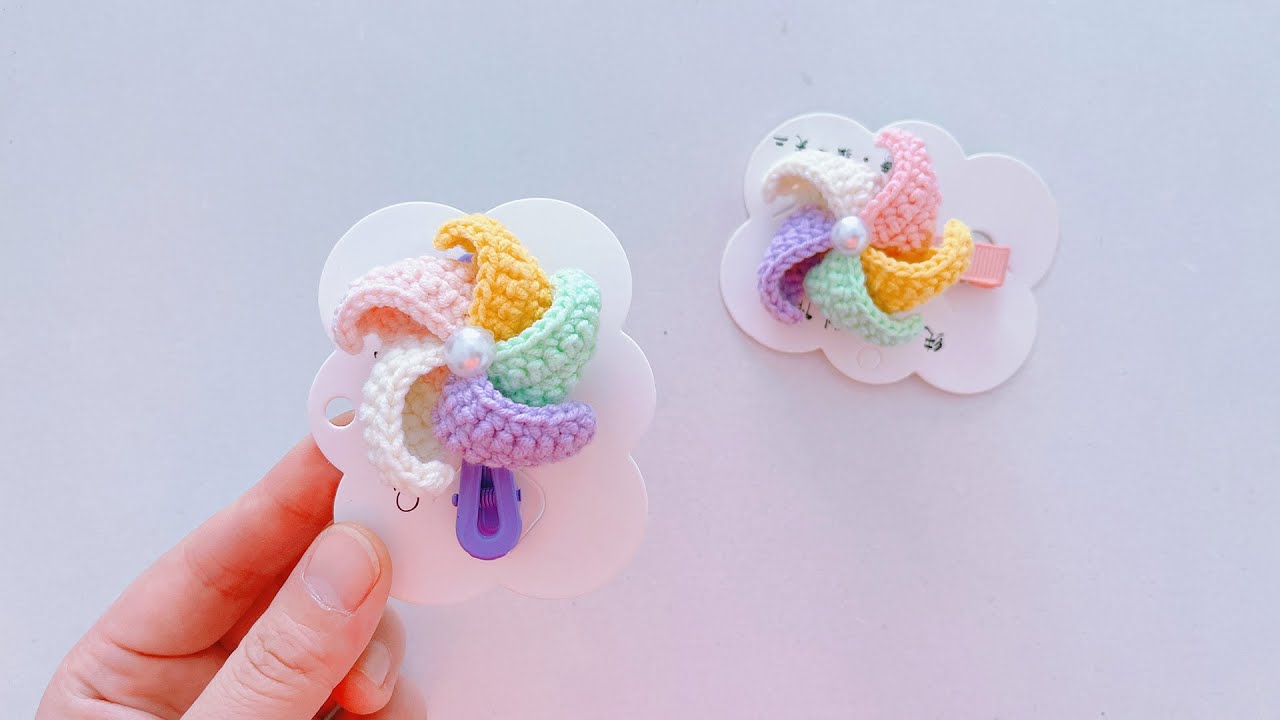 Crochet Pinwheel HairClip Tutorial 可以动的风车发夹，钩针儿童发夹