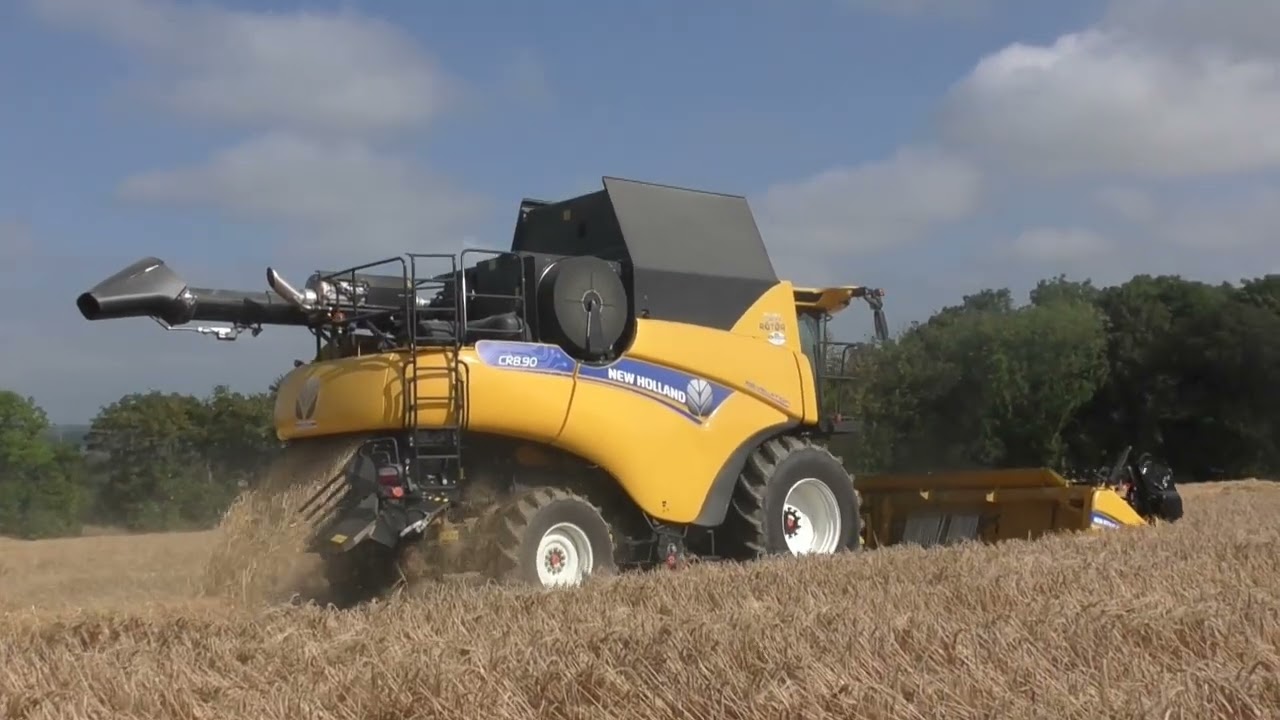 Harvest 2024 New Holland CR8.90