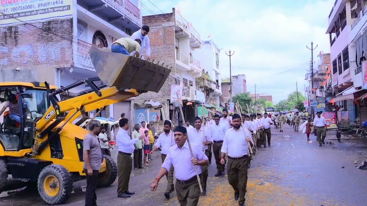 पथ संचलन ( #rss ) path sanchaln लालगंज #patriotism 