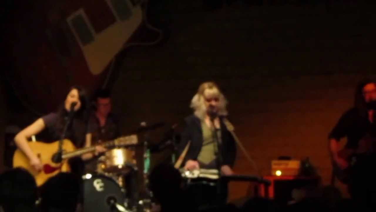 Larkin Poe - Blues Garage - 14.04.2013