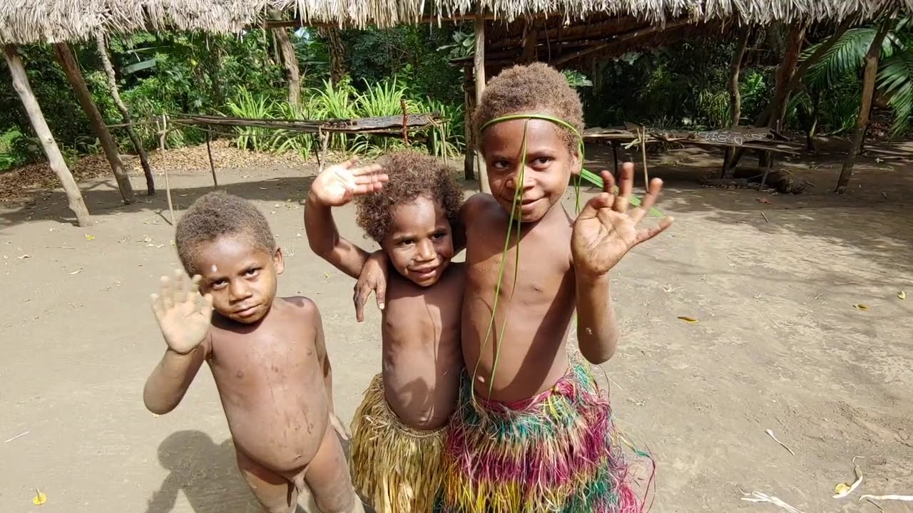 12 Visiting Lowinio Kustom Village in Tanna, Vanuatu
