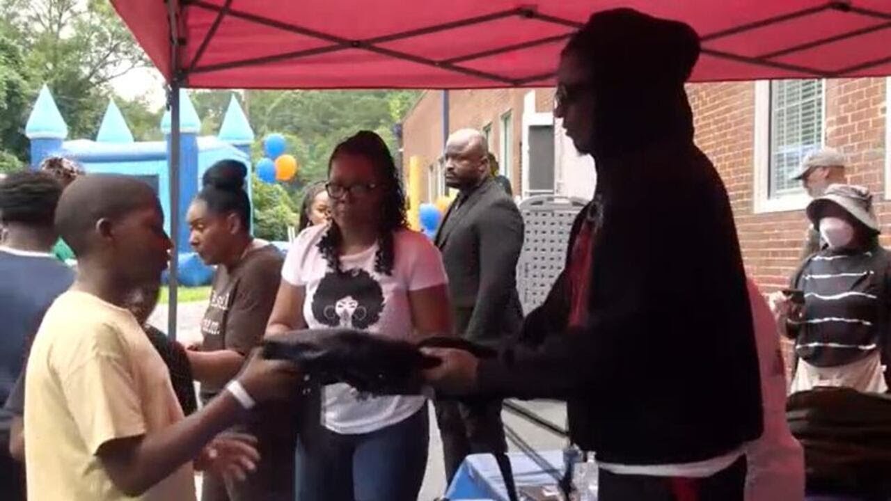 Atlanta rap star Young Thug gives back before school starts