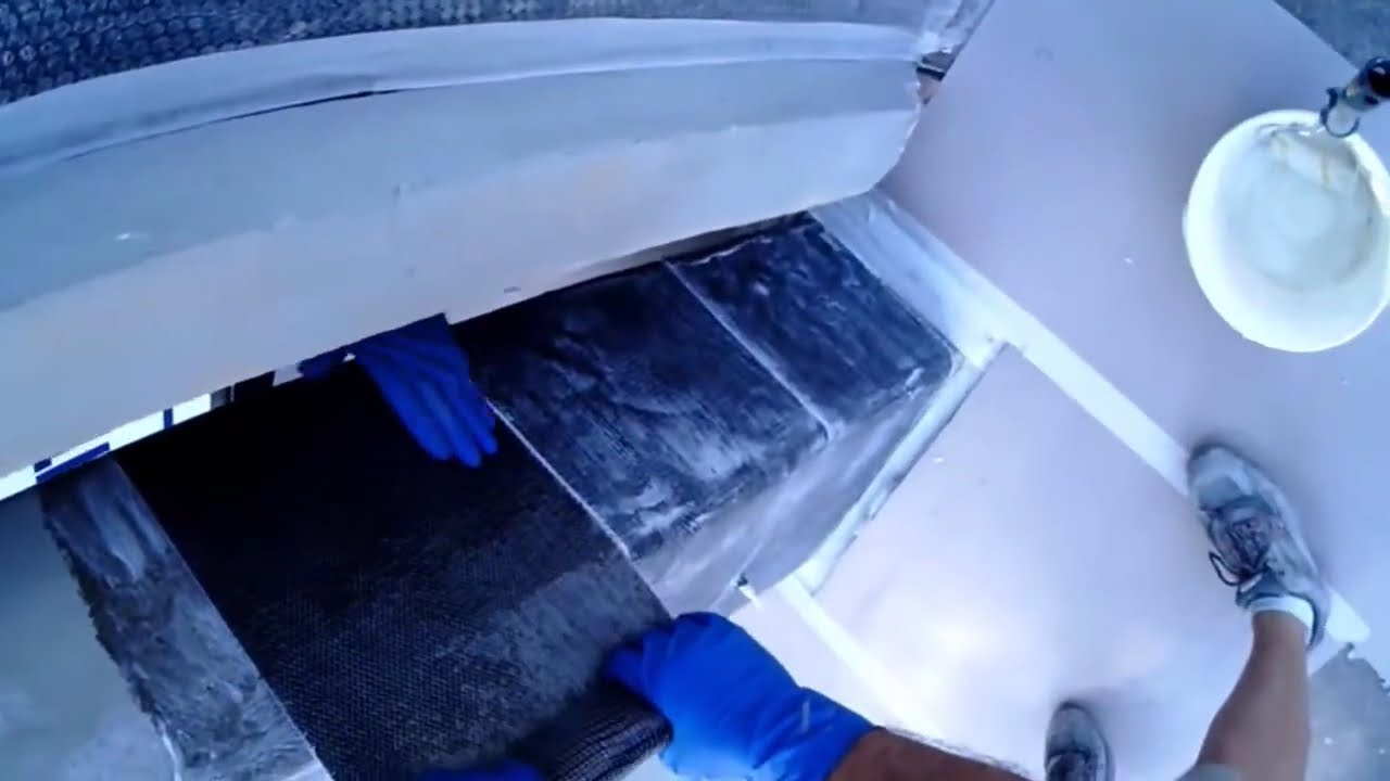Cerchiatura Pilastri con  Fibre di Carbonio, capannoni danneggiati dal Terremoto 2012