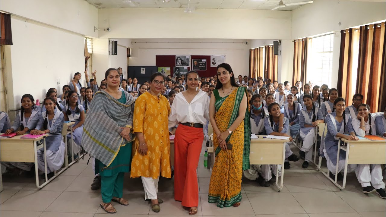 I went to sarvodaya  kanya vidyalaya /school Time yaad aagya /Mansi Yadav Vlogs /