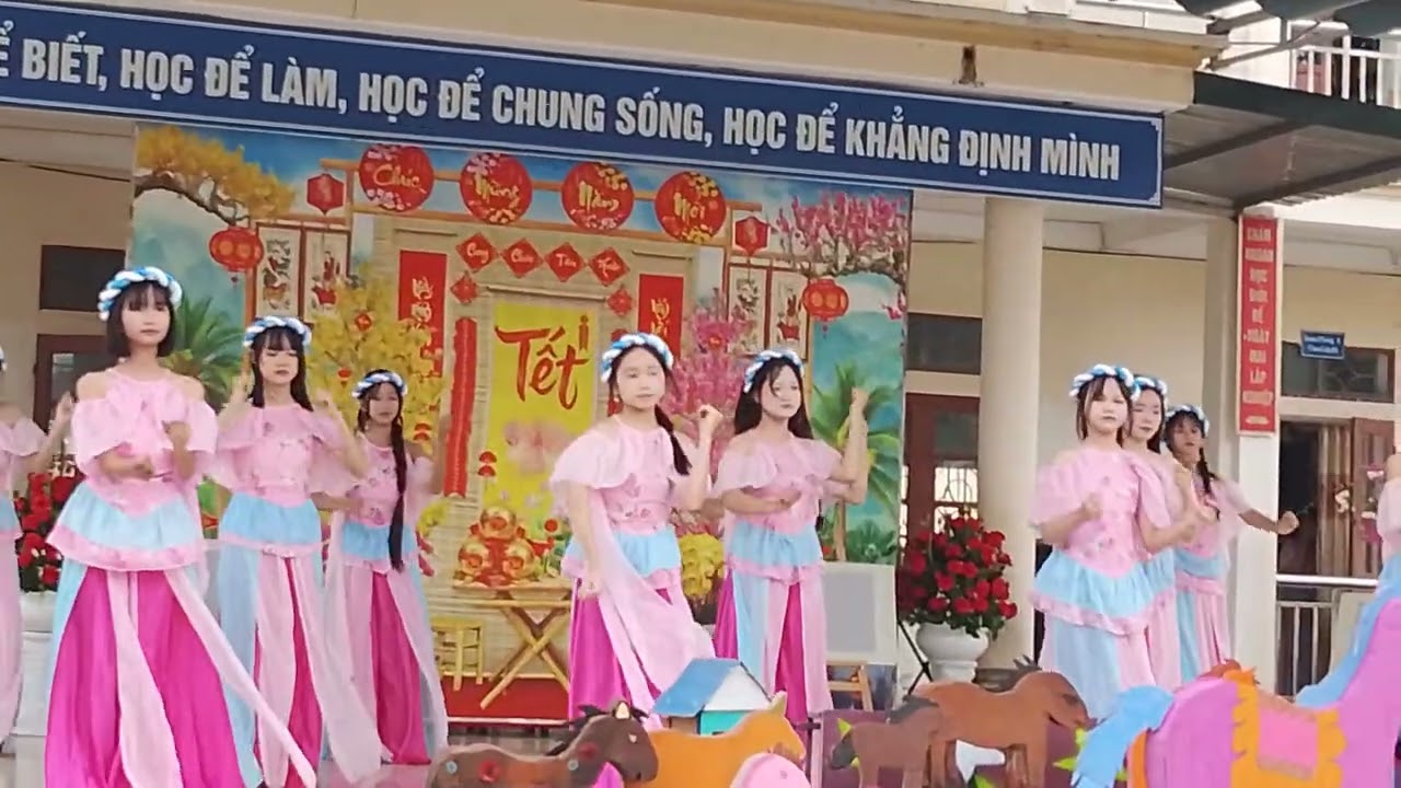 Văn nghệ mừng xuân Trường THCS Kim Tan