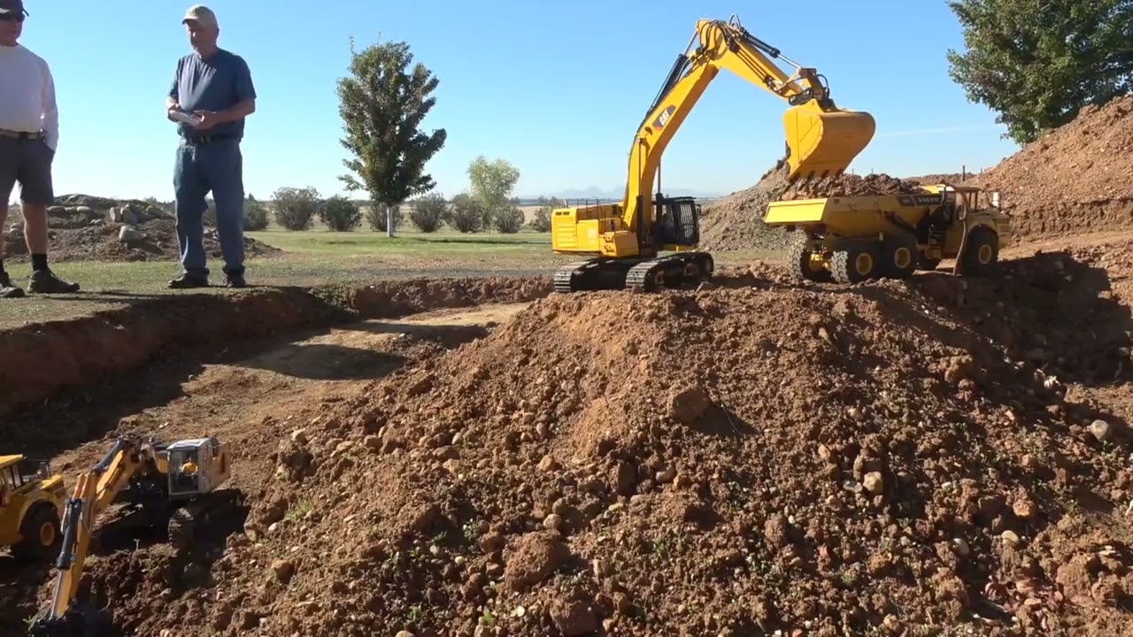 374F 945 and 360L excavators with A40G's haul trucks.