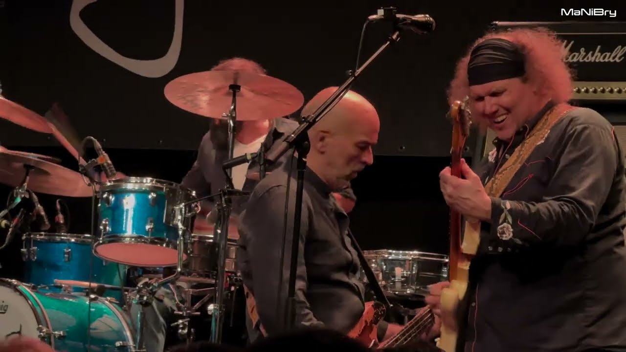 JULIAN SAS -  DEVIL GOT MY NUMBER  @BibelotPoppodium   15-11-2024