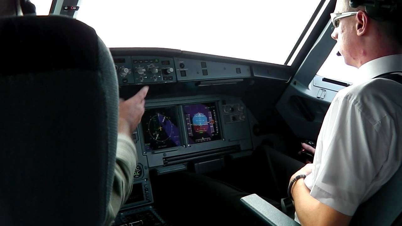 A319 Base Training - Full Circuit Cockpit Landing