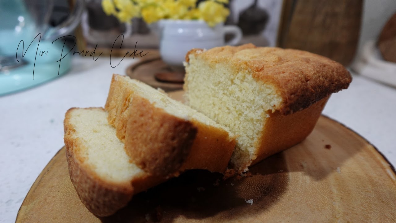 ESPONJOSITO MINI POUND CAKE DE VAINILLA CON UN LEVE TOQUESITO A LIMON