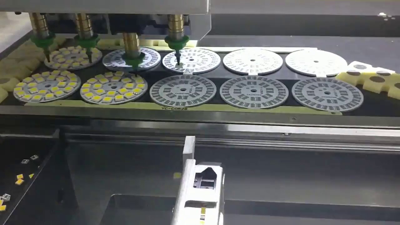 LED batch production Real working video - Charmhigh Pick place machine CHMT530P4