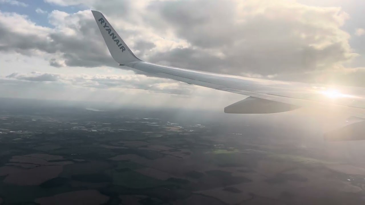 GO-AROUND London Stansted Airport Ryanair Aborted Landing Turbulent Approach!!! Must Watch 737 EGSS!