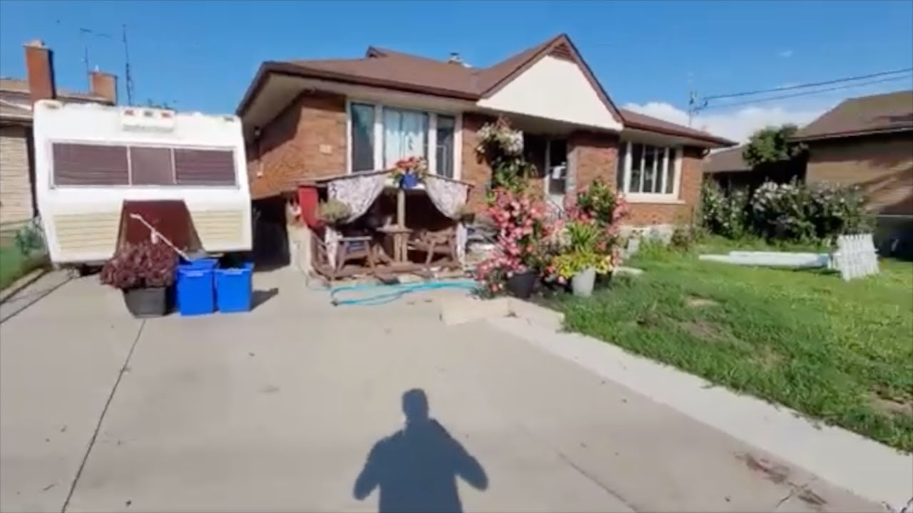 Ezza of Choom Gang - Nonna's House (with Sayzee)