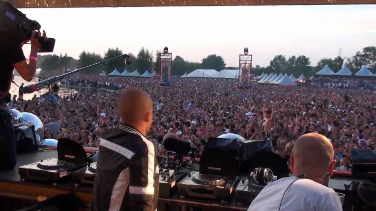 Headhunterz @ DefQon 1 2009 BACKSTAGE Part 1