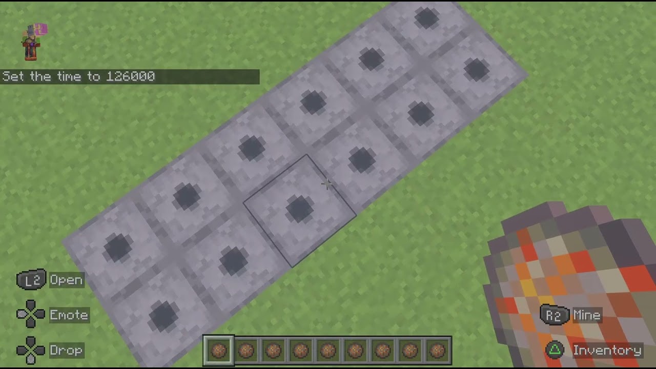 Minecraft but silverfish attack!!