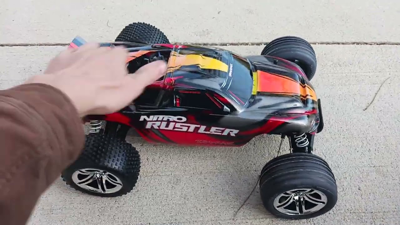 Nitro Rustler unboxing.