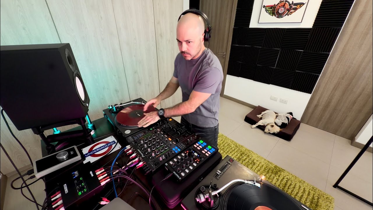 Diego Vega - DJ Mix #004 Deep House, Tech House, Minimal