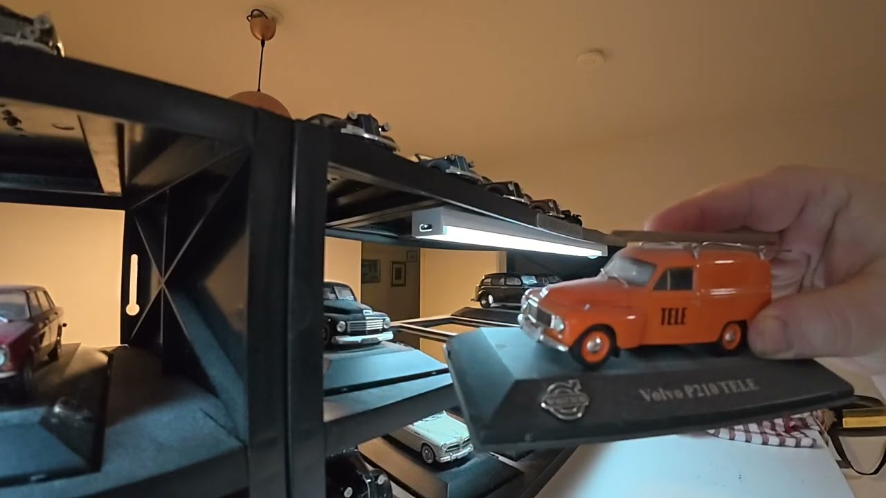 Lipaston valmistuminen vähän venyy ja keräily autojen pientä esittelyä 