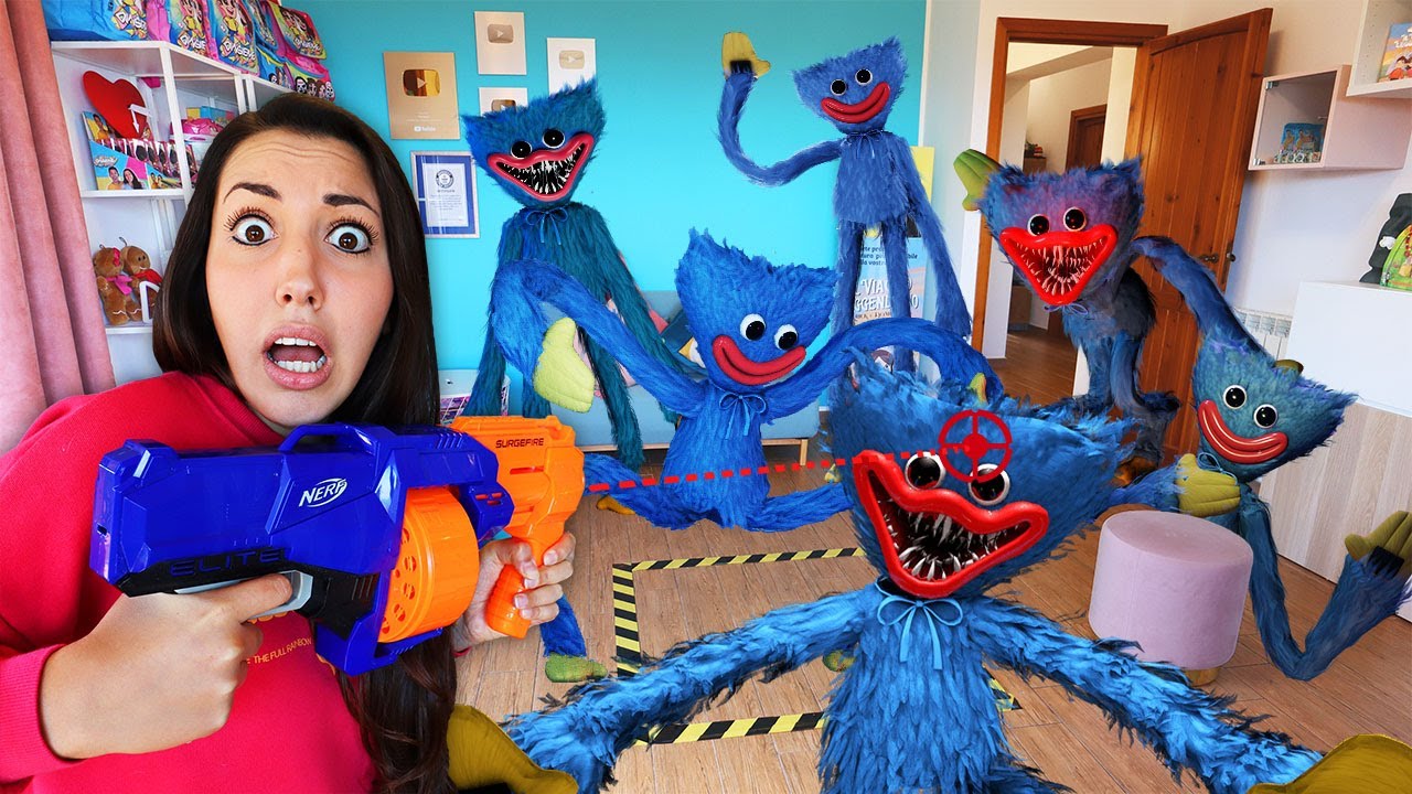 PRENDI CON IL NERF TUTTI GLI HUGGY WUGGY NASCOSTI IN CASA NOSTRA! *Poppy Playtime*
