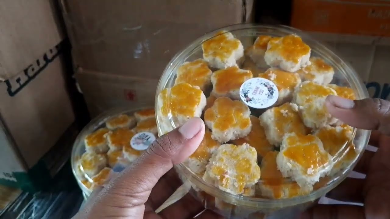 BIKIN PESANAN KUE KERING 