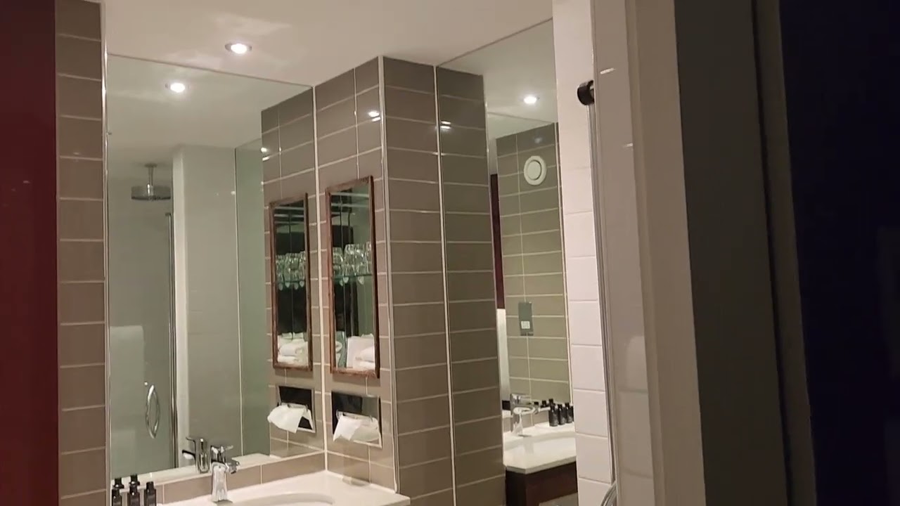 من أرقى الفنادق في غلاسكو       One of the best hotels in Glasgow