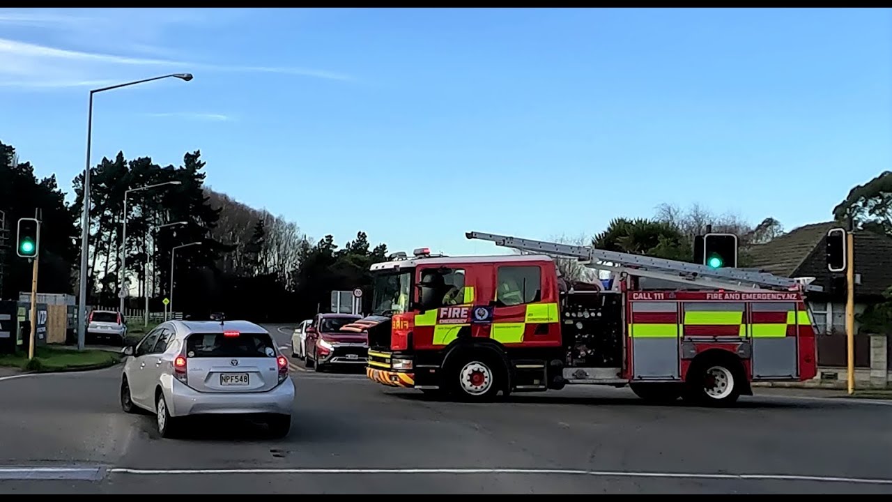 Near collision between fire engine and car - Christchurch