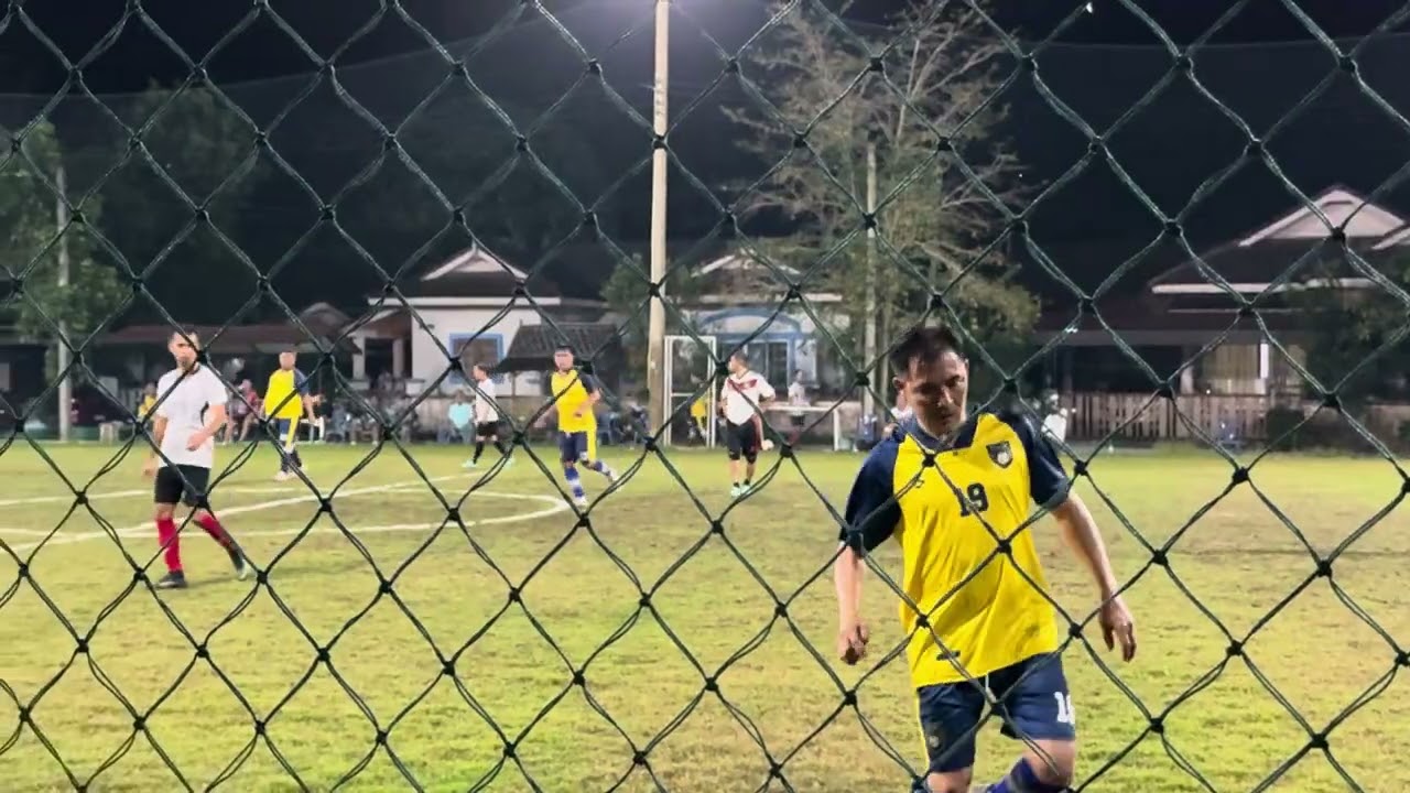 วรชาติลีค สีขาว(HPT FC) vs สีเหลือง (คลิปที่2)