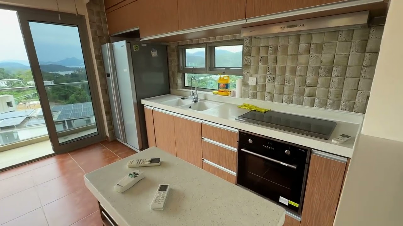 #西貢村屋#西貢#村屋筍盤推介#西沙路#菠蘿輋 建築面積680 2/f +680呎天台 2房1車位全全海景，租金$22000元#西貢阿龍9382 9320曾生Daniel#西貢置業#代理推介#大網仔