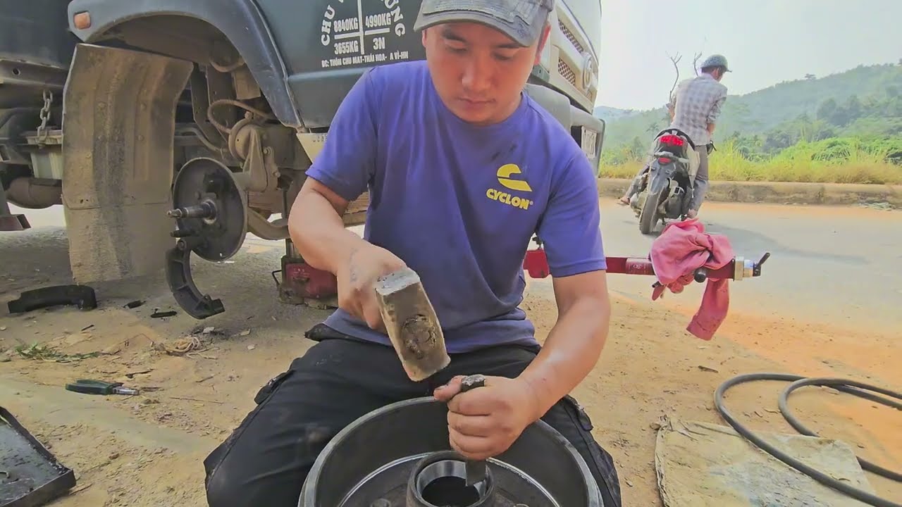 Repair vehicles with broken hub bearings on the way to delivery